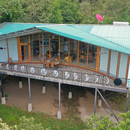 Moon Wonders Vacation House Monteverde ภายนอก รูปภาพ